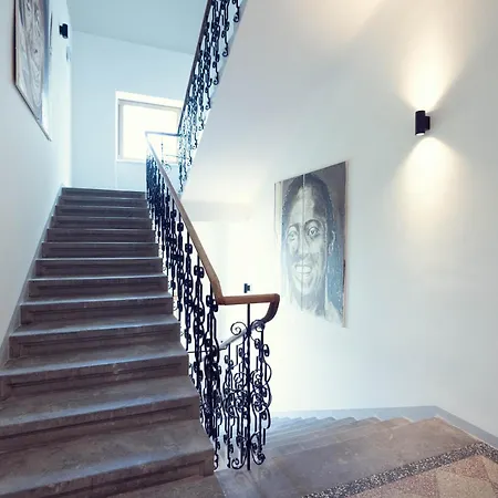 Apartament Leonart Living 42 *