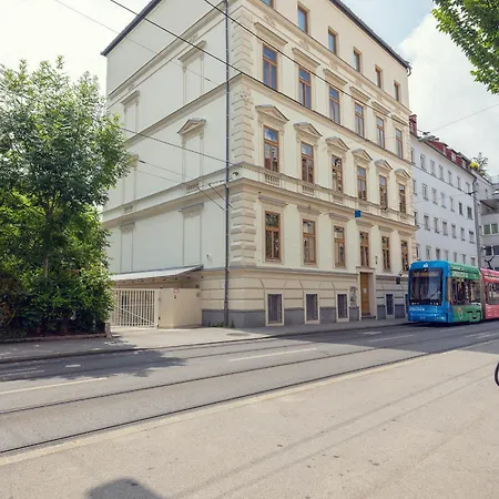 Leonart Living 42 * غراتس